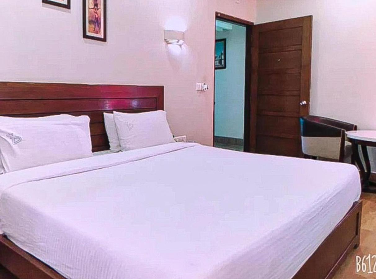 Delux Plaza By WB Inn Agra  Exterior foto